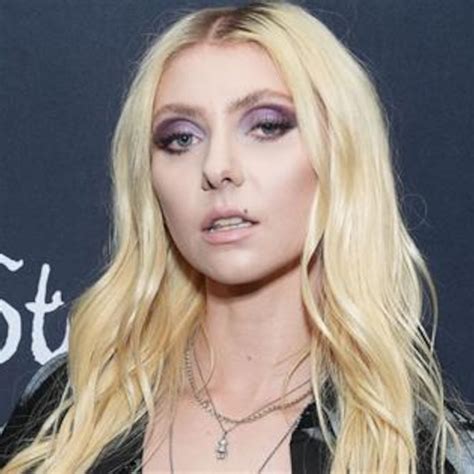 ‘Gossip Girl’s’ Taylor Momsen Goes Topless On Red ...